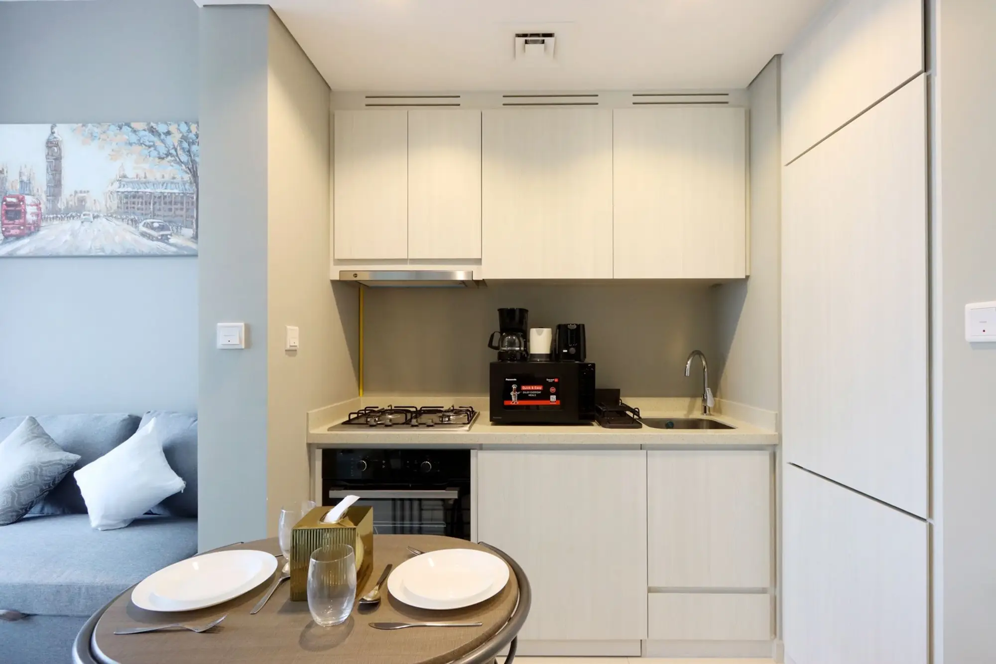Canalfront Gem 1BR in Zada Tower, Dubai