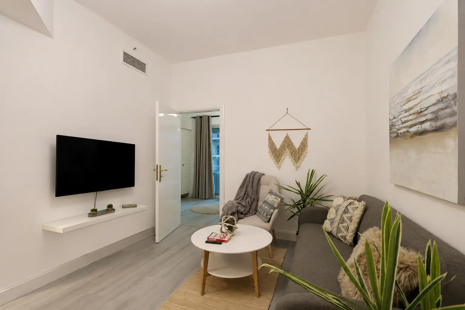 Casa Aruri, Dubai