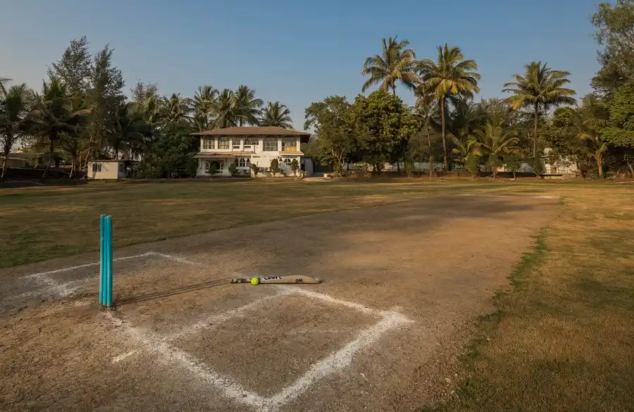 Casa Blanca, Karjat