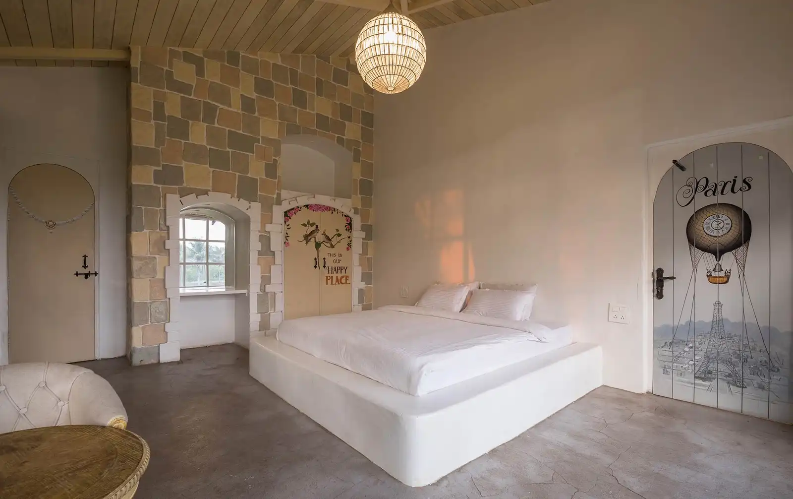 Casa Blanca, Karjat