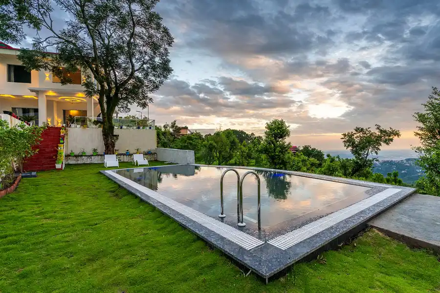 Cedar Haven - Nahan W/Outdoor Infinity Pool, Kasauli