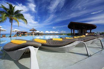 Centara Ras Fushi Resort & Spa Maldives Swimming Pool
