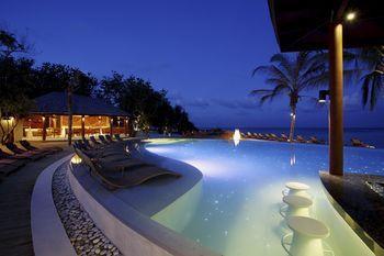 Centara Ras Fushi Resort & Spa Maldives Swimming Pool