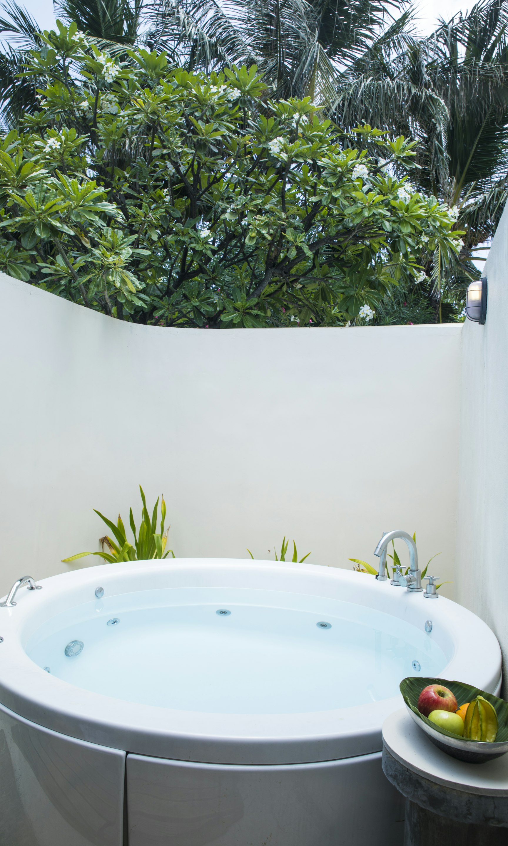 Centara Ras Fushi Resort & Spa Maldives Jacuzzi