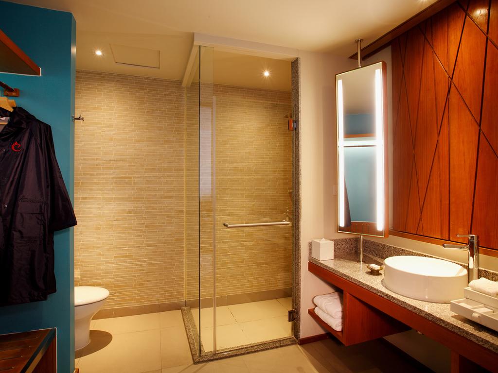 Centara Ras Fushi Resort & Spa Maldives Bathroom