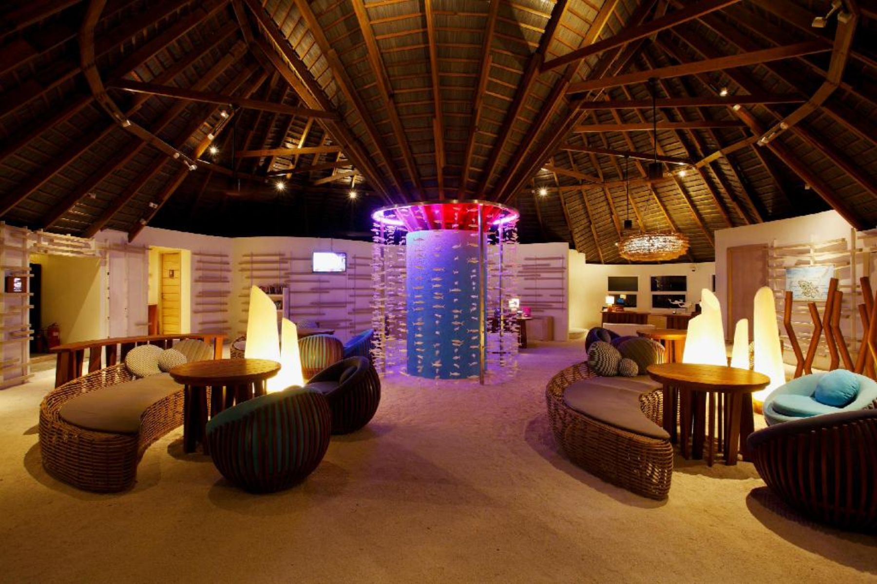Centara Ras Fushi Resort & Spa Maldives Reception