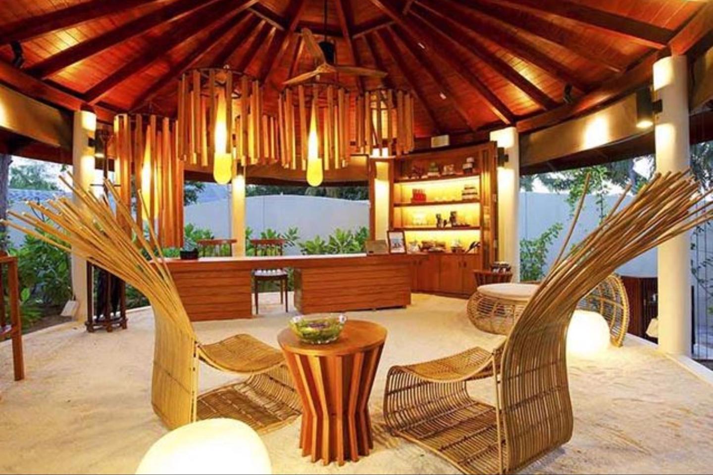 Centara Ras Fushi Resort & Spa Maldives Restaurant/Dining