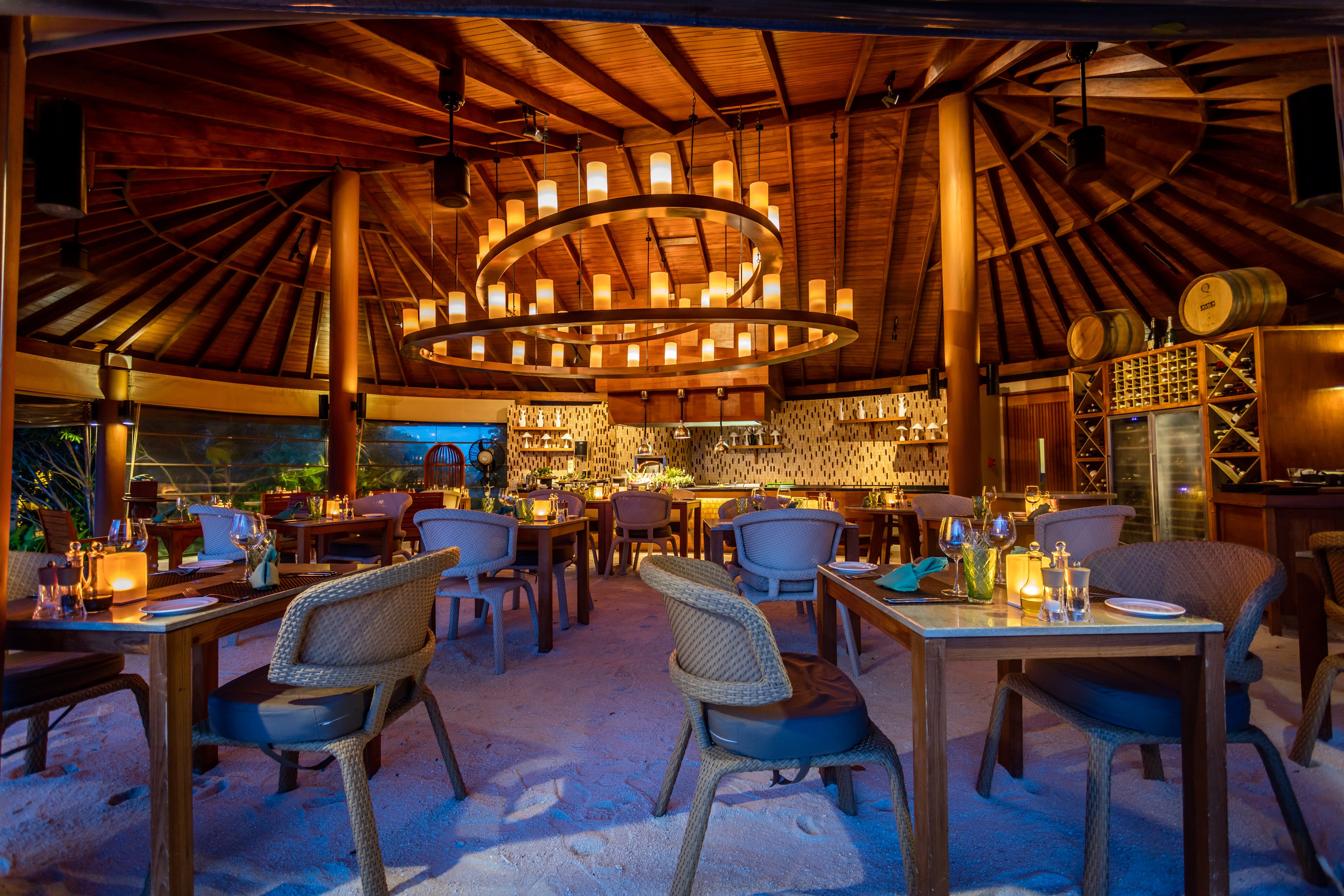 Centara Ras Fushi Resort & Spa Maldives Restaurant/Dining