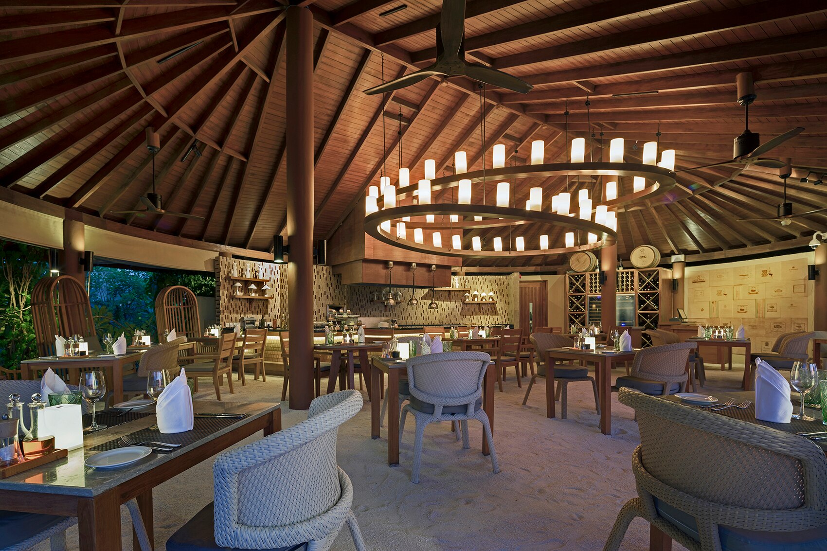 Centara Ras Fushi Resort & Spa Maldives Restaurant/Dining