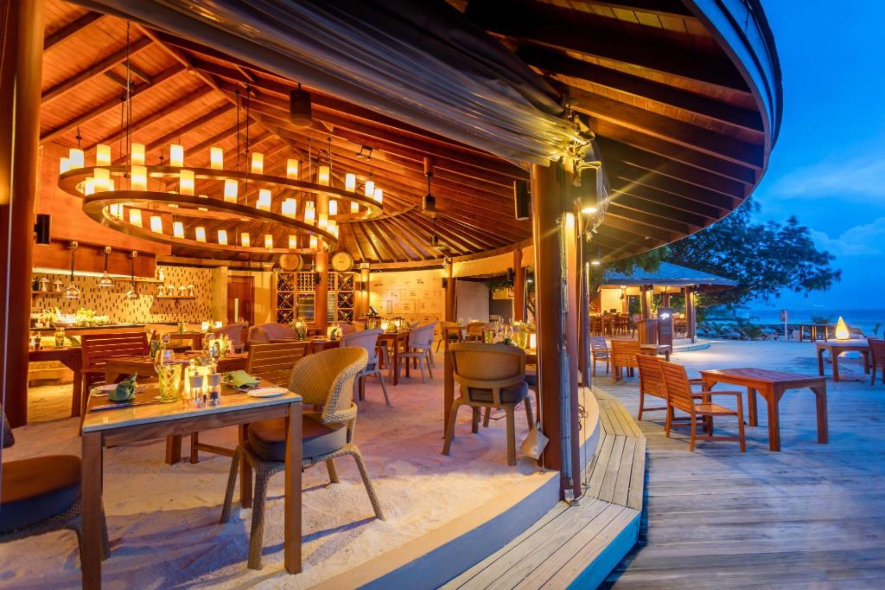 Centara Ras Fushi Resort & Spa Maldives Restaurant/Dining