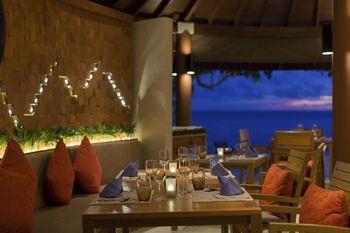 Centara Ras Fushi Resort & Spa Maldives Restaurant/Dining