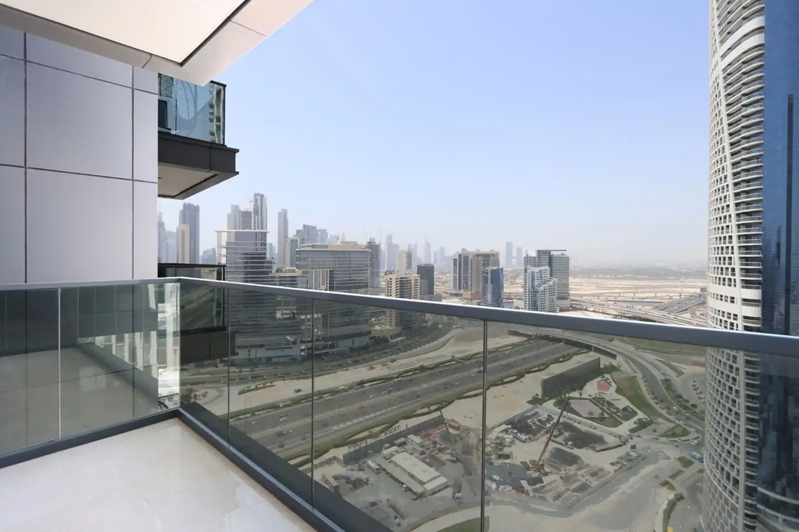 Centrally Located 1BR Near DubaiCanal and Downtown, Dubai