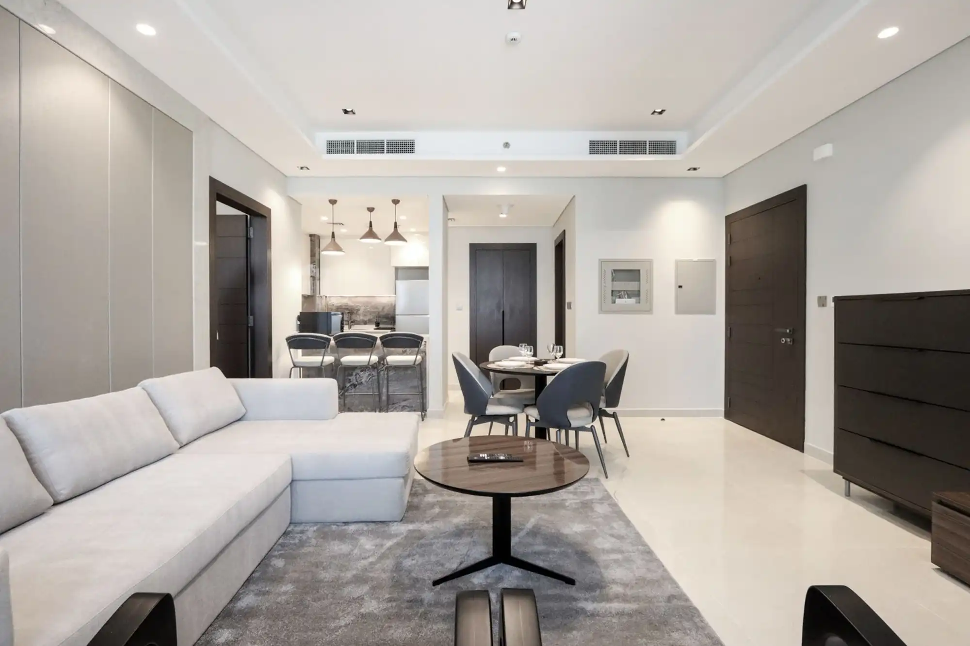 Centrally Located 1BR Near DubaiCanal and Downtown, Dubai