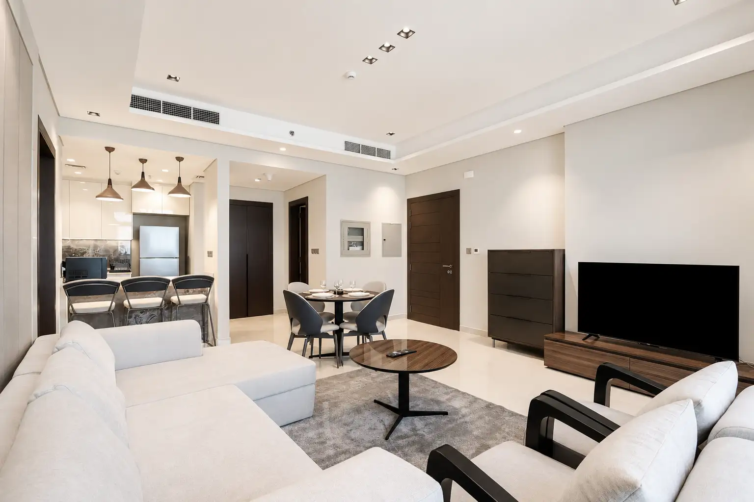 Centrally Located 1BR Near DubaiCanal and Downtown, Dubai