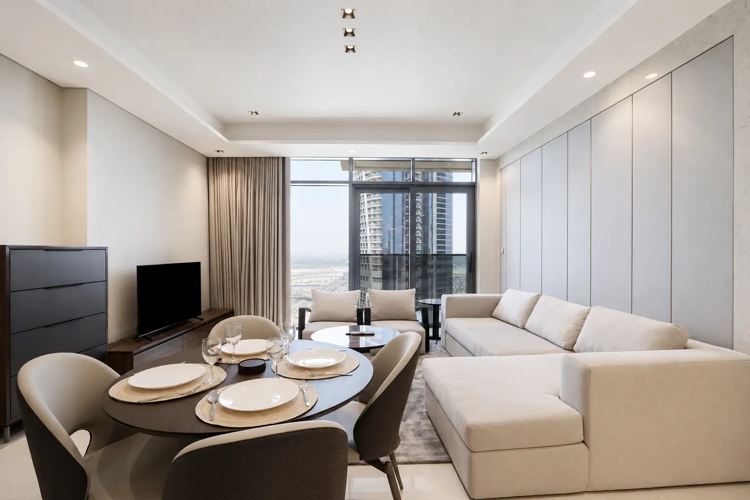 Centrally Located 1BR Near DubaiCanal and Downtown, Dubai