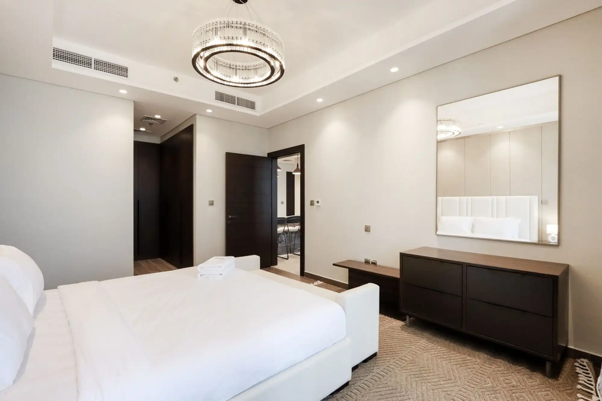 Centrally Located 1BR Near DubaiCanal and Downtown, Dubai