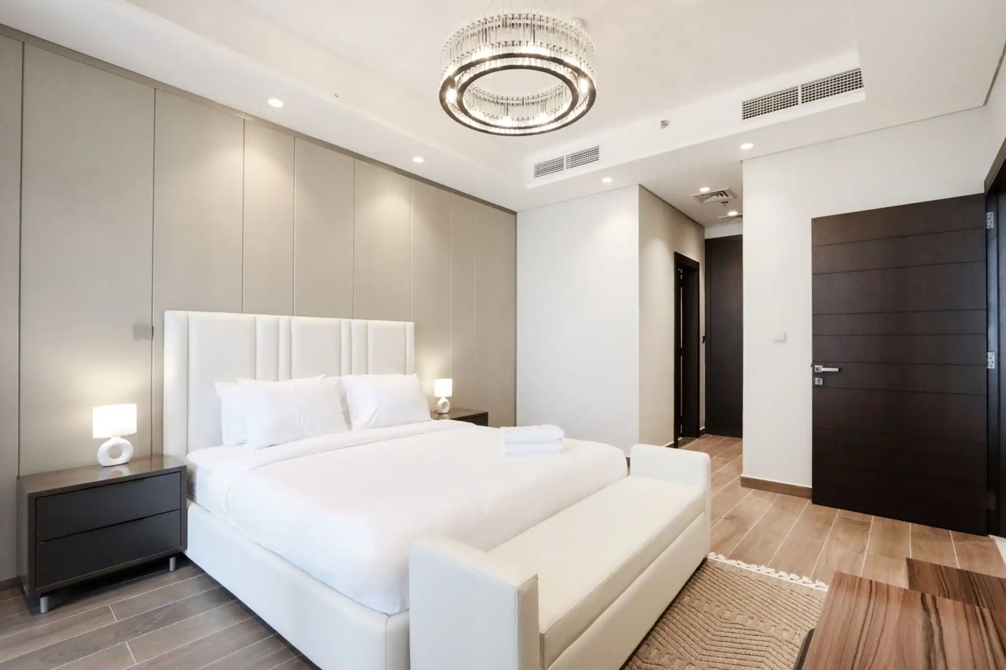 Centrally Located 1BR Near DubaiCanal and Downtown, Dubai
