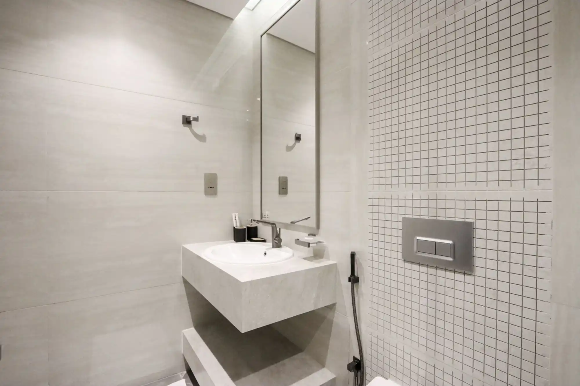 Centrally Located 1BR Near DubaiCanal and Downtown, Dubai