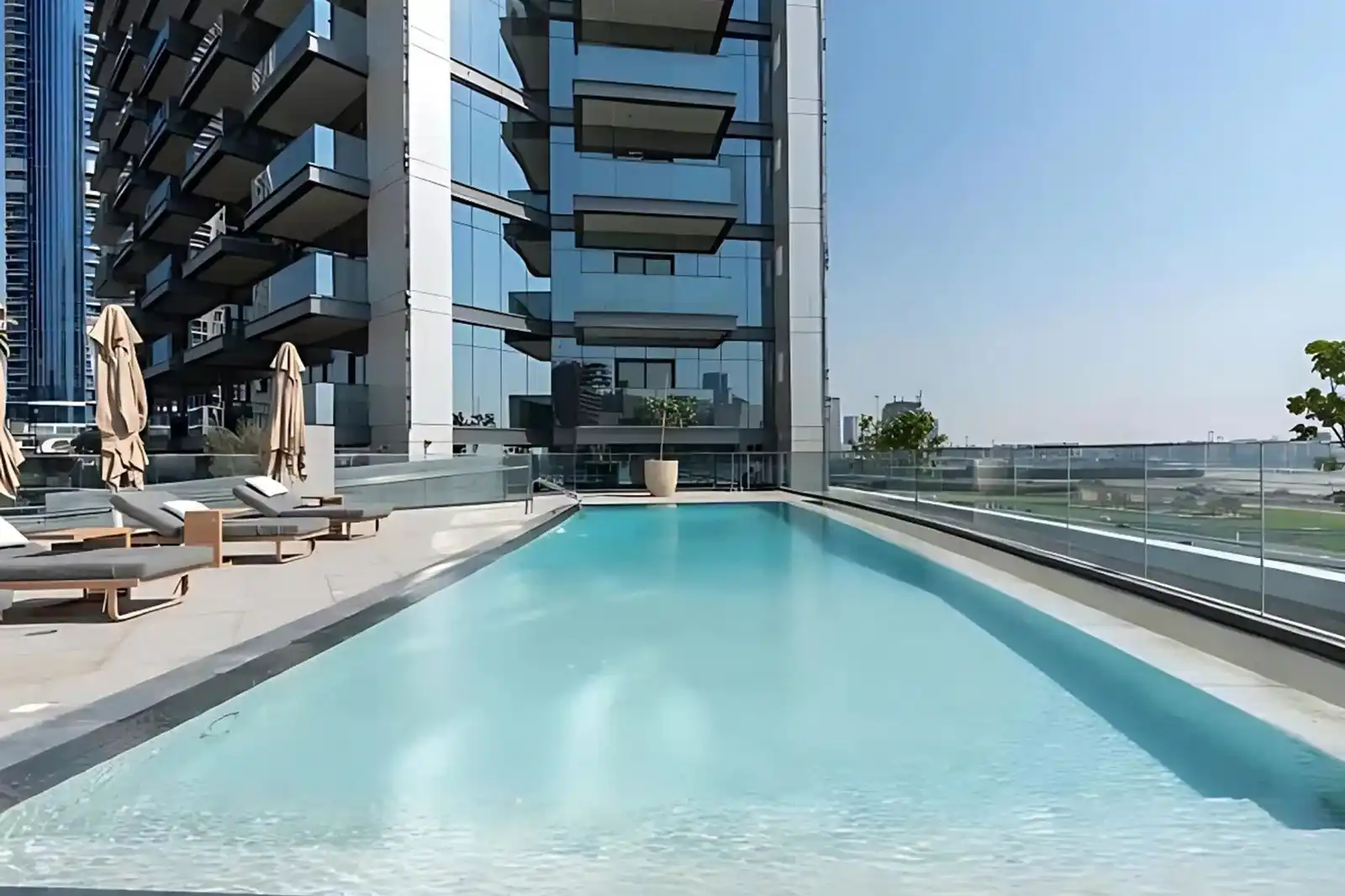 Centrally Located 1BR Near DubaiCanal and Downtown, Dubai