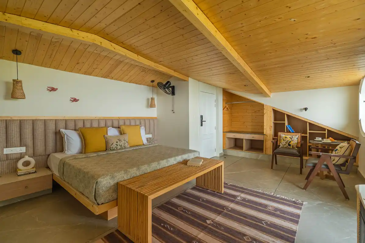 Chapter 1 @ The Ever House W/ Outdoor Heated Pool & Jacuzzi, Kasauli