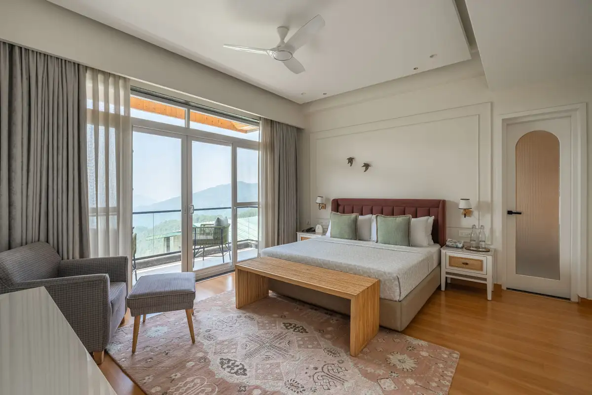 Chapter 1 @ The Ever House W/ Outdoor Heated Pool & Jacuzzi, Kasauli