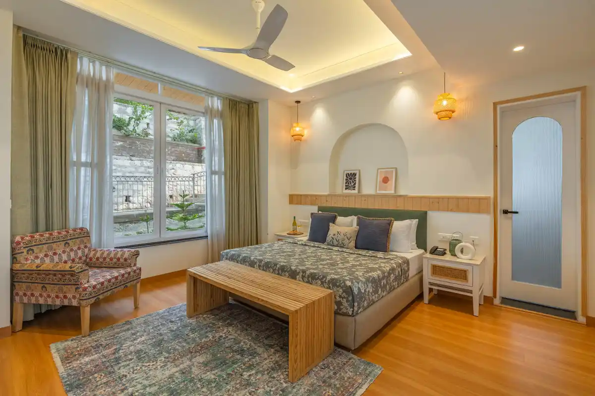 Chapter 1 @ The Ever House W/ Outdoor Heated Pool & Jacuzzi, Kasauli