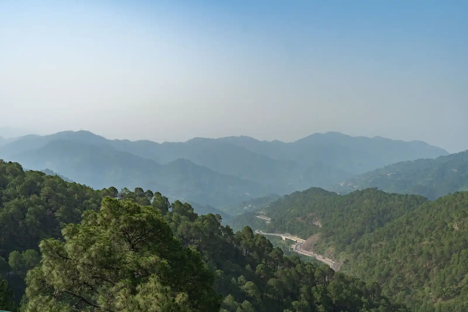 Chapter 2 @ The Ever House W/ Plunge Pool & Jacuzzi, Kasauli