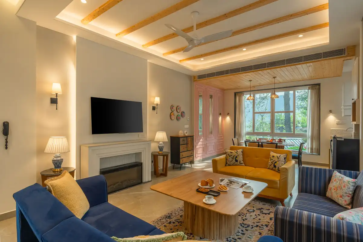 Chapter 2 @ The Ever House W/ Plunge Pool & Jacuzzi, Kasauli