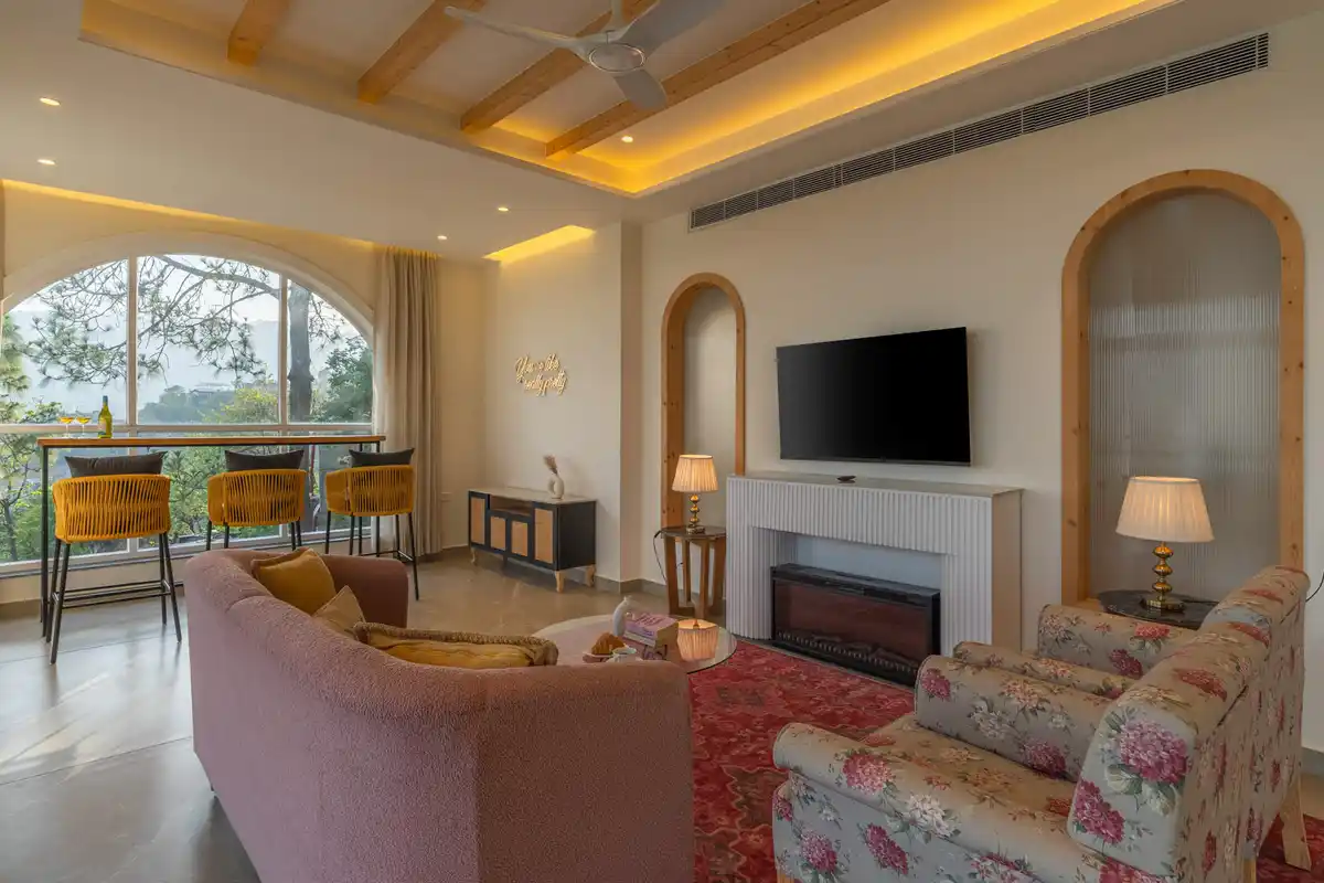 Chapter 6 @ The Ever House W/ Jacuzzi, Kasauli
