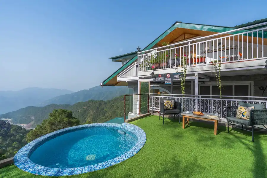 Chapter 7 @ The Ever House W/ Jacuzzi & Heated Plunge Pool, Kasauli