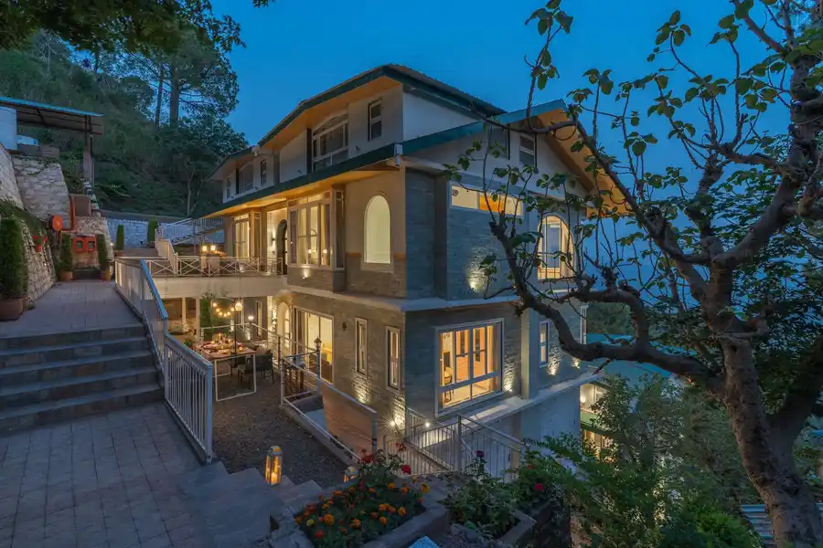 Chapter 7 @ The Ever House W/ Jacuzzi & Heated Plunge Pool, Kasauli