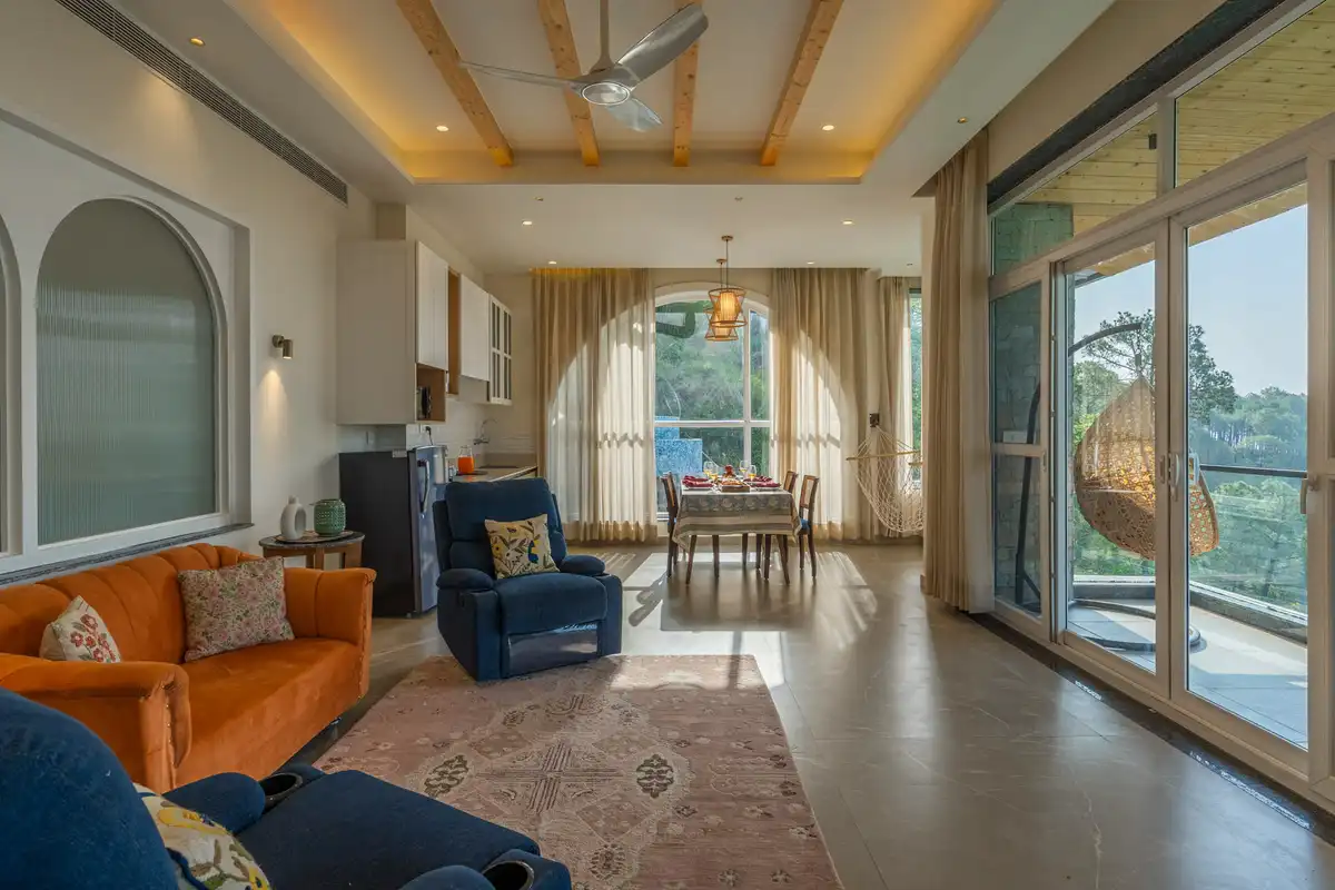 Chapter 7 @ The Ever House W/ Jacuzzi & Heated Plunge Pool, Kasauli