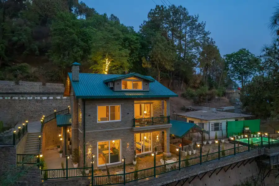 Cherry @ Villa Montierra W/Private Pool, Kasauli