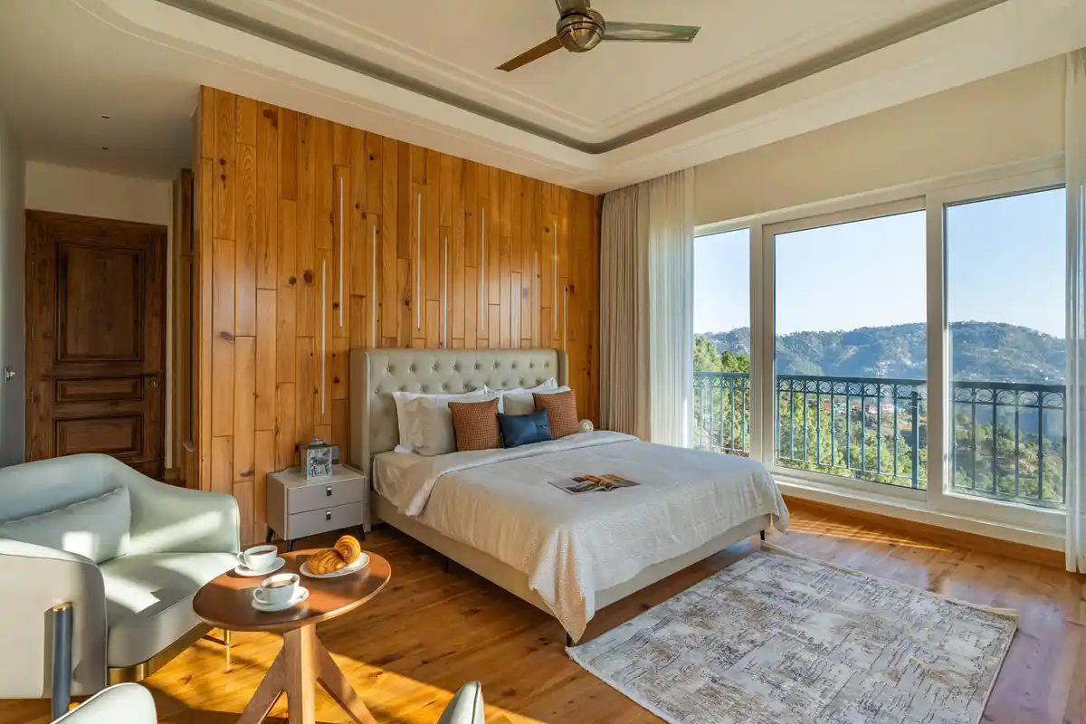 Chestnut Manor W/ Sky Jacuzzi & Steam Room, Kasauli