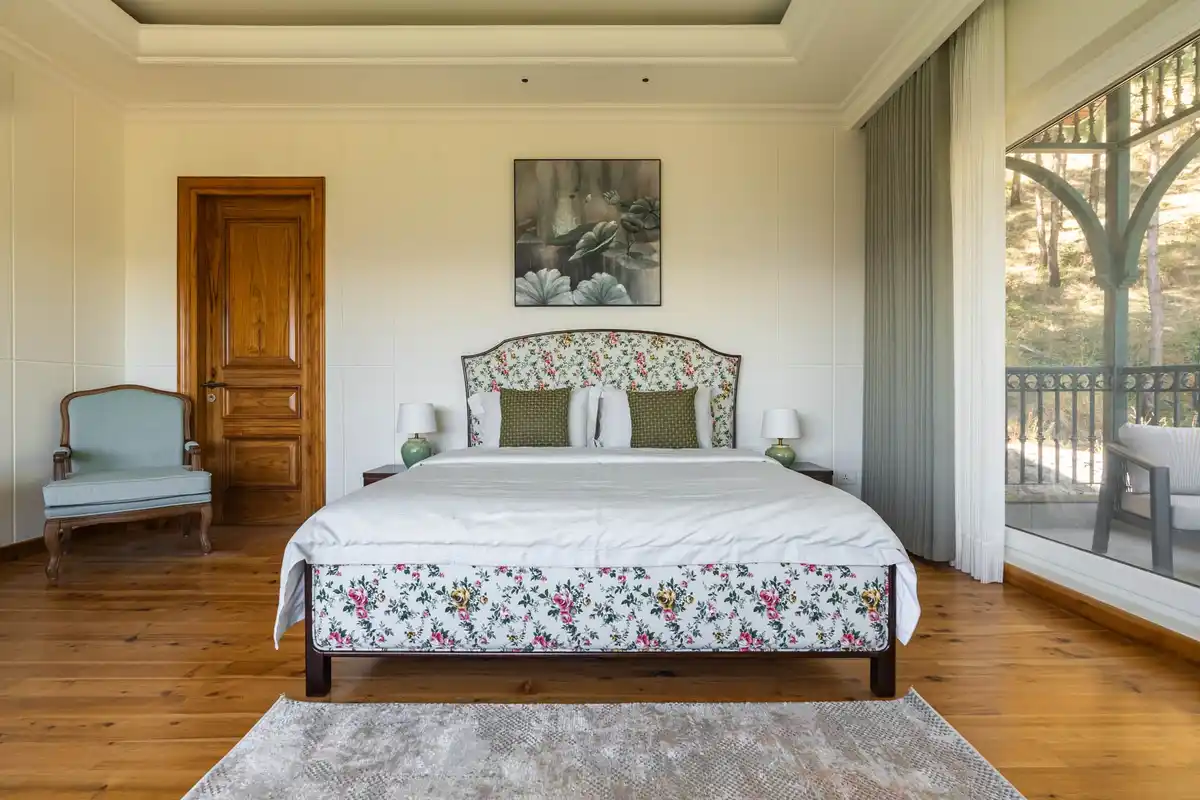 Chestnut Manor W/ Sky Jacuzzi & Steam Room, Kasauli