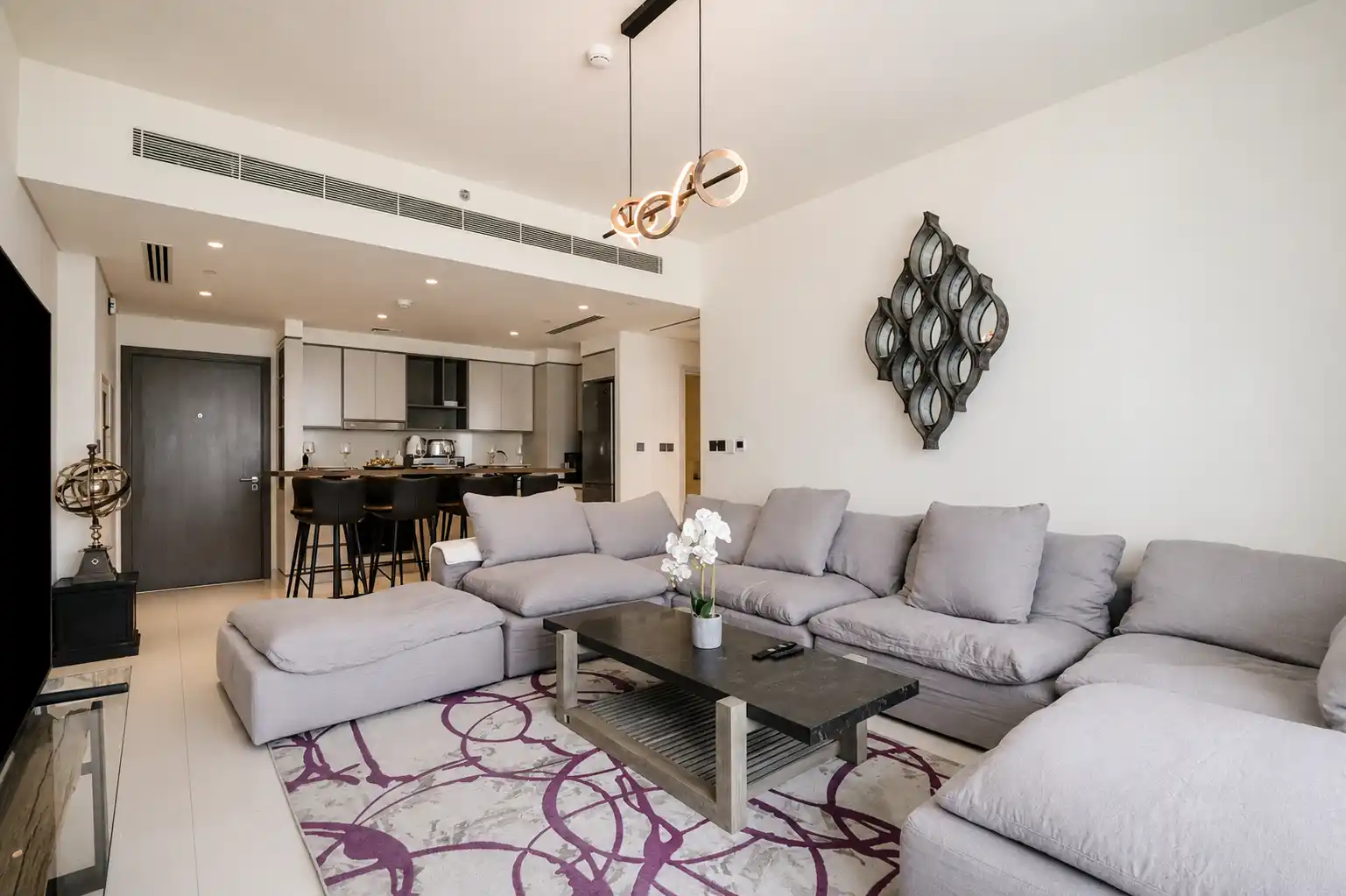 Chic 1BR, Dubai