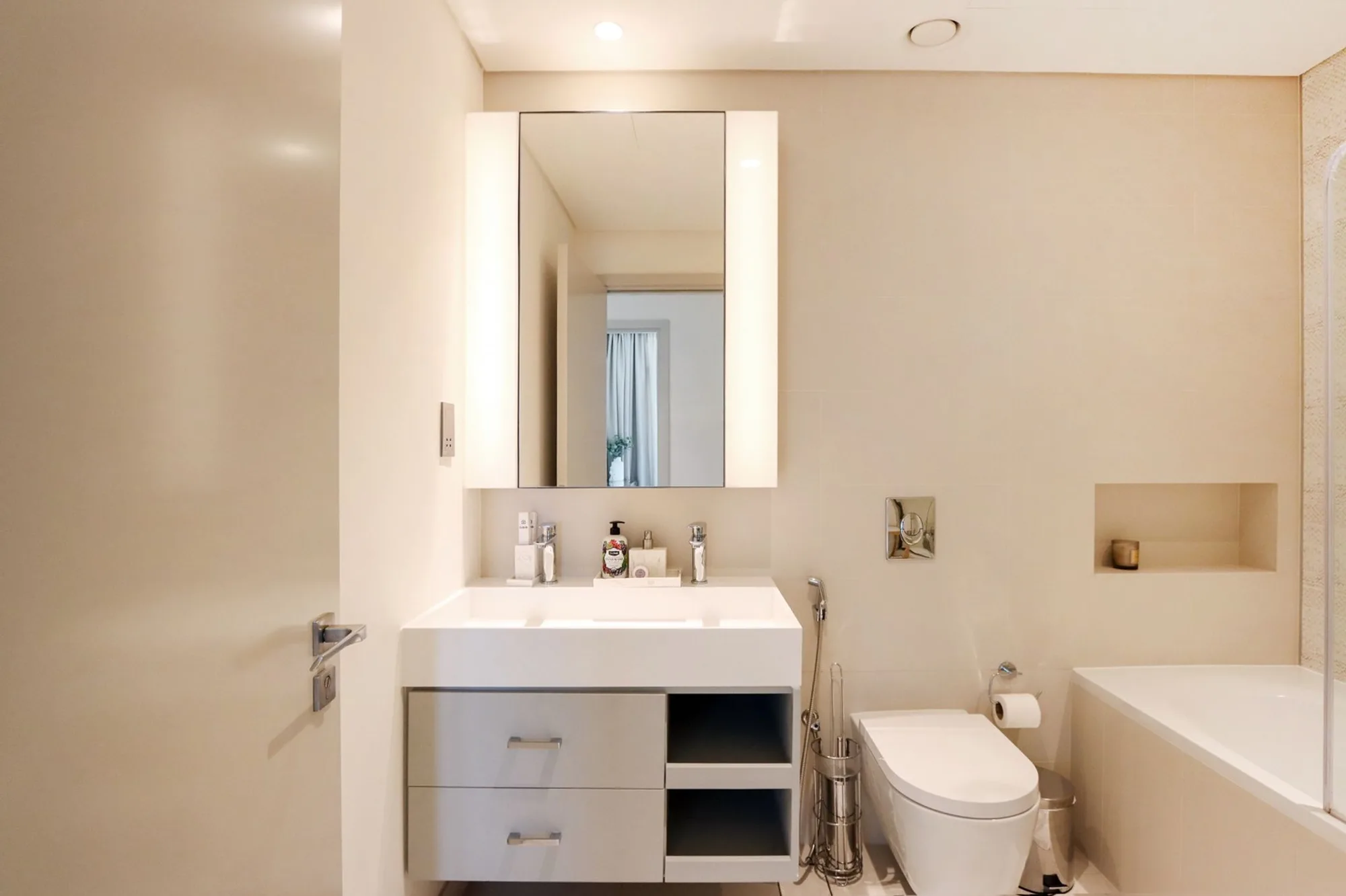 Chic 1BR, Dubai