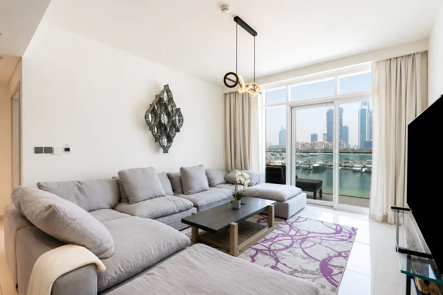 Chic 1BR, Dubai