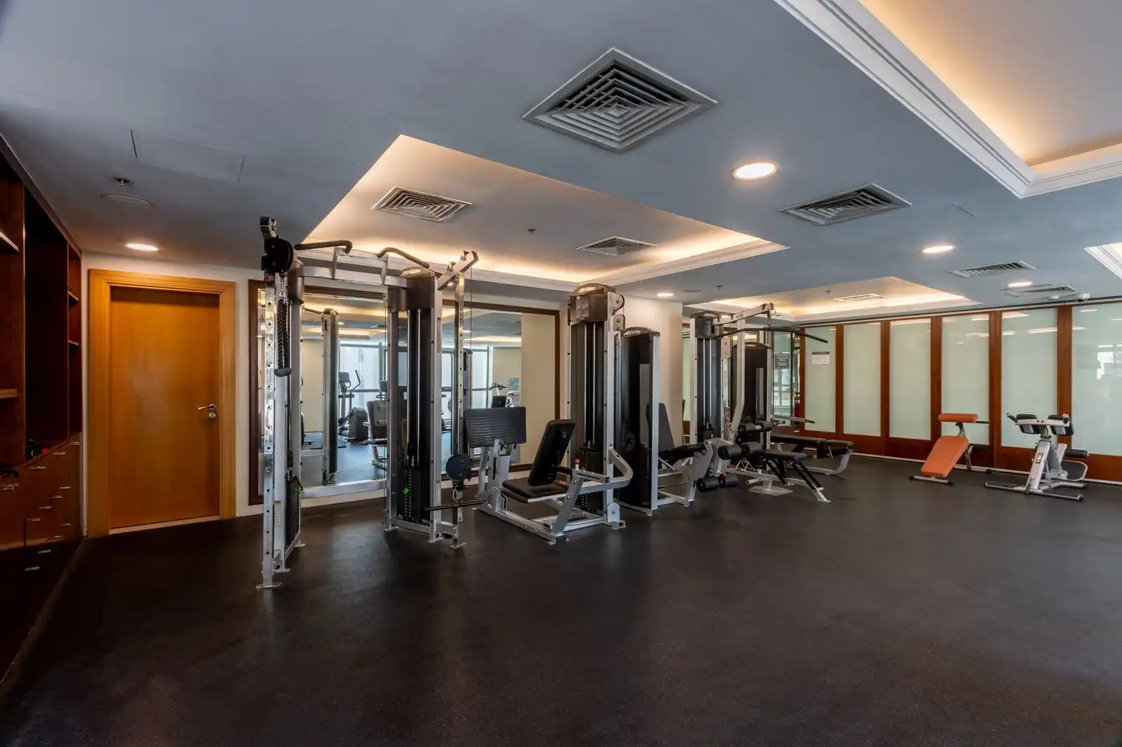 Chic High-Floor 1BR in The Greens, Dubai