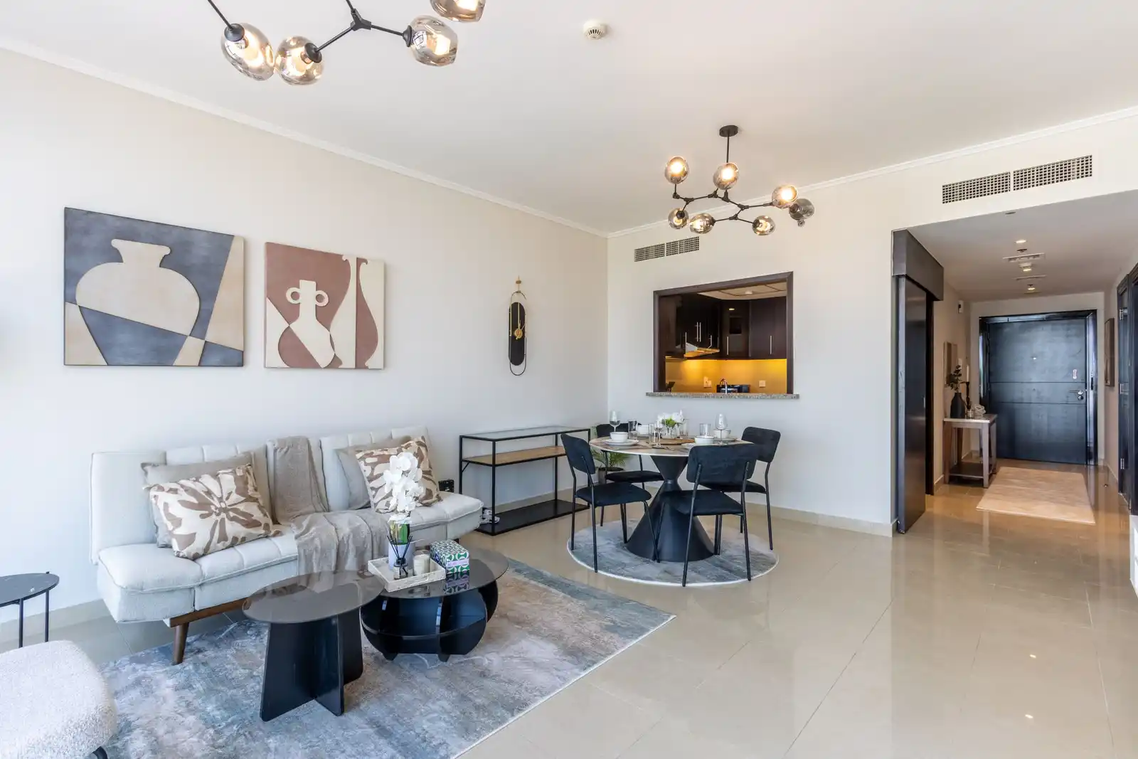 Chic High-Floor 1BR in The Greens, Dubai