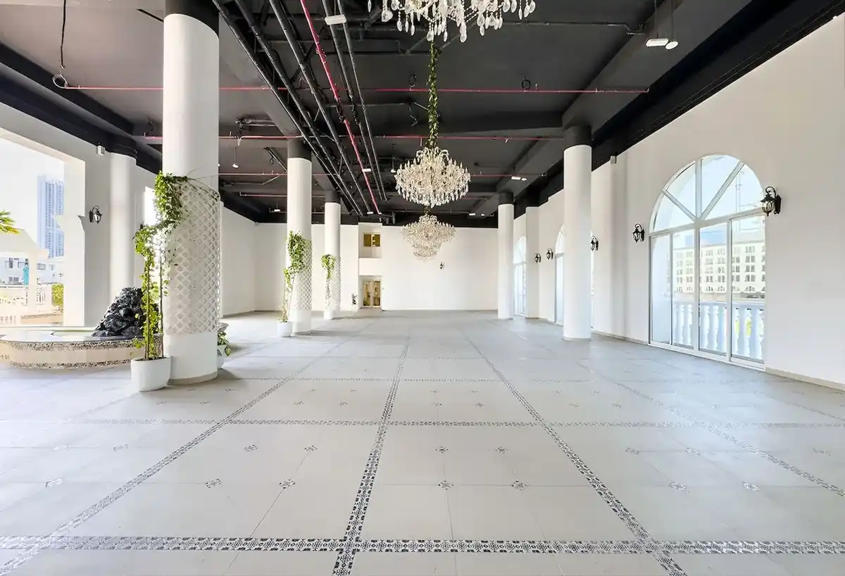 Chic Studio with Pool & Jacuzzi, Dubai