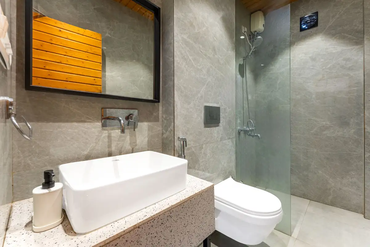 Clairmont Arc, Karjat