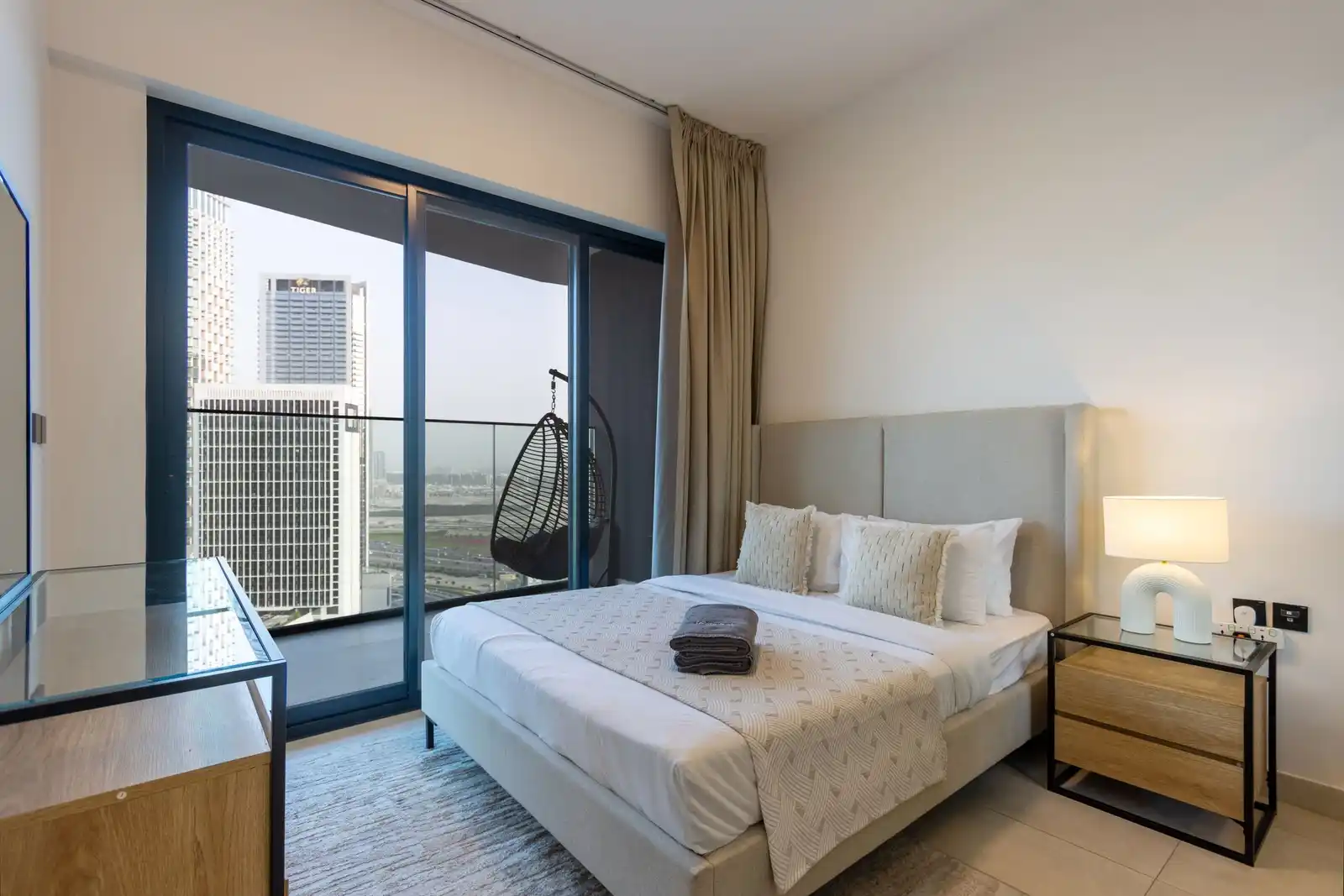 Classy 2B with Jacuzzi & Burj Khalifa View, Dubai