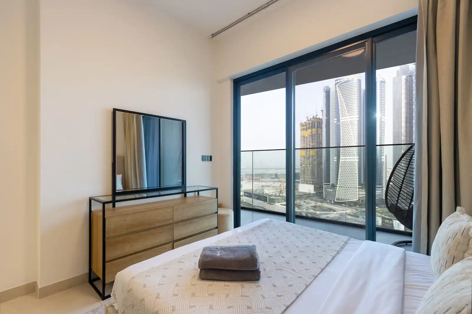 Classy 2B with Jacuzzi & Burj Khalifa View, Dubai