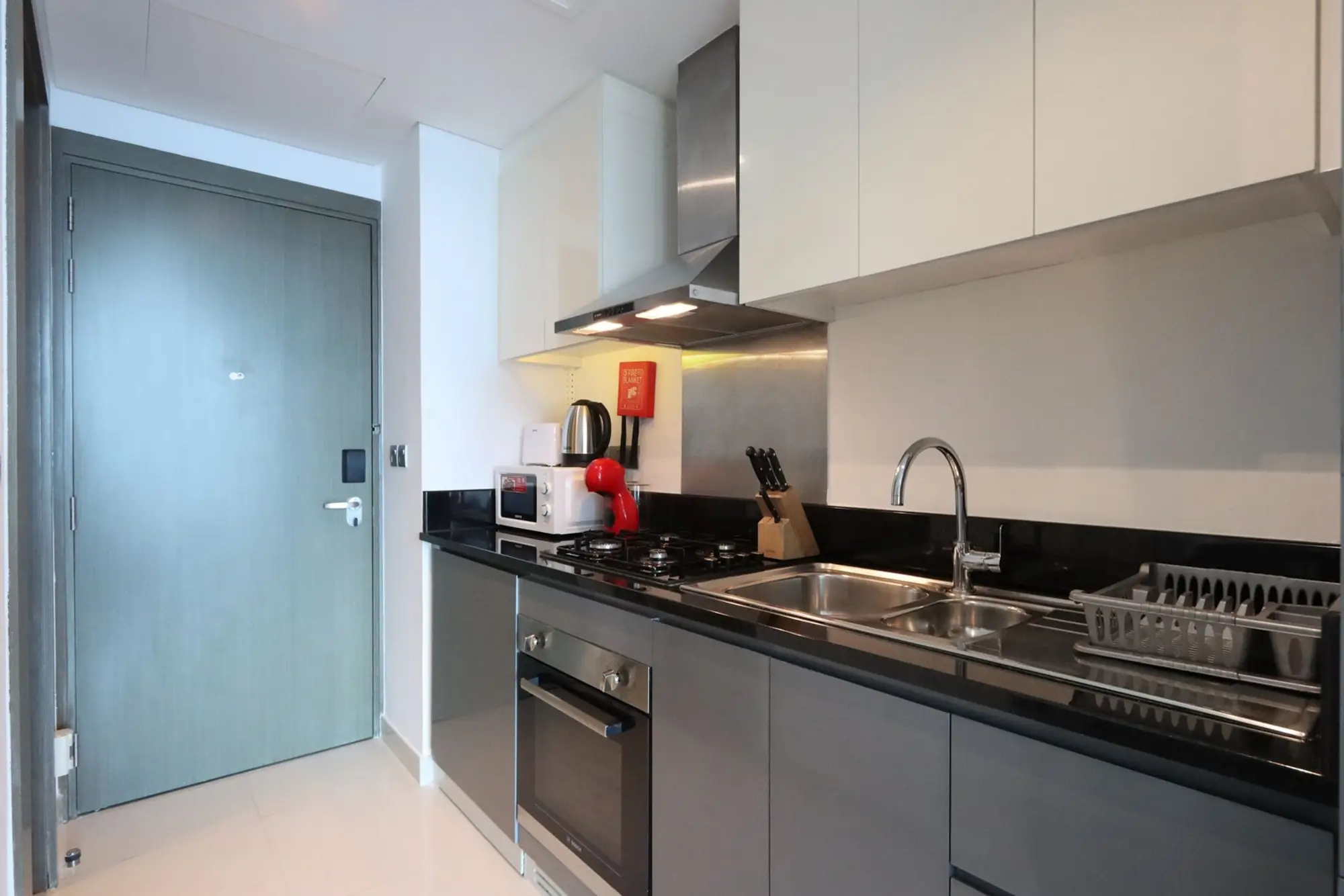 Classy Studio, Panoramic Dubai Canal View, Dubai