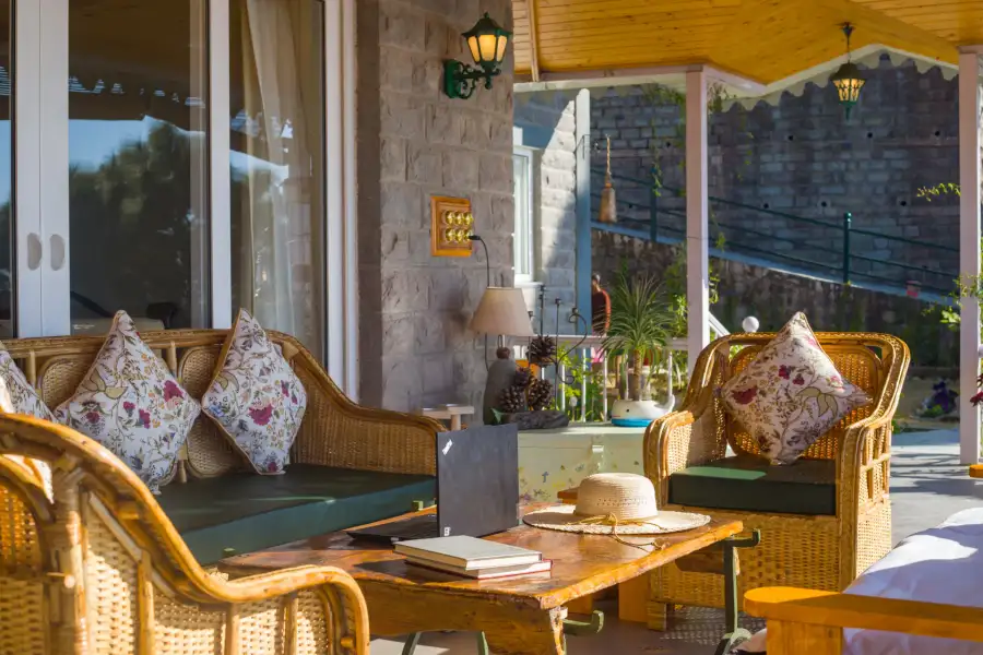 Cliff Side Villa, Kasauli