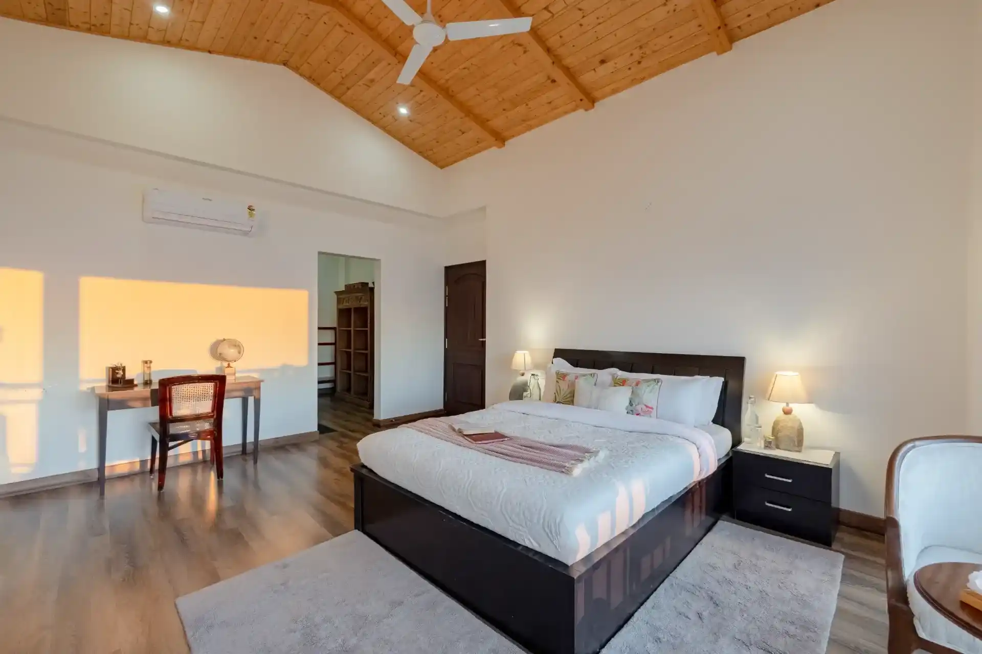 Cliff Side Villa, Kasauli