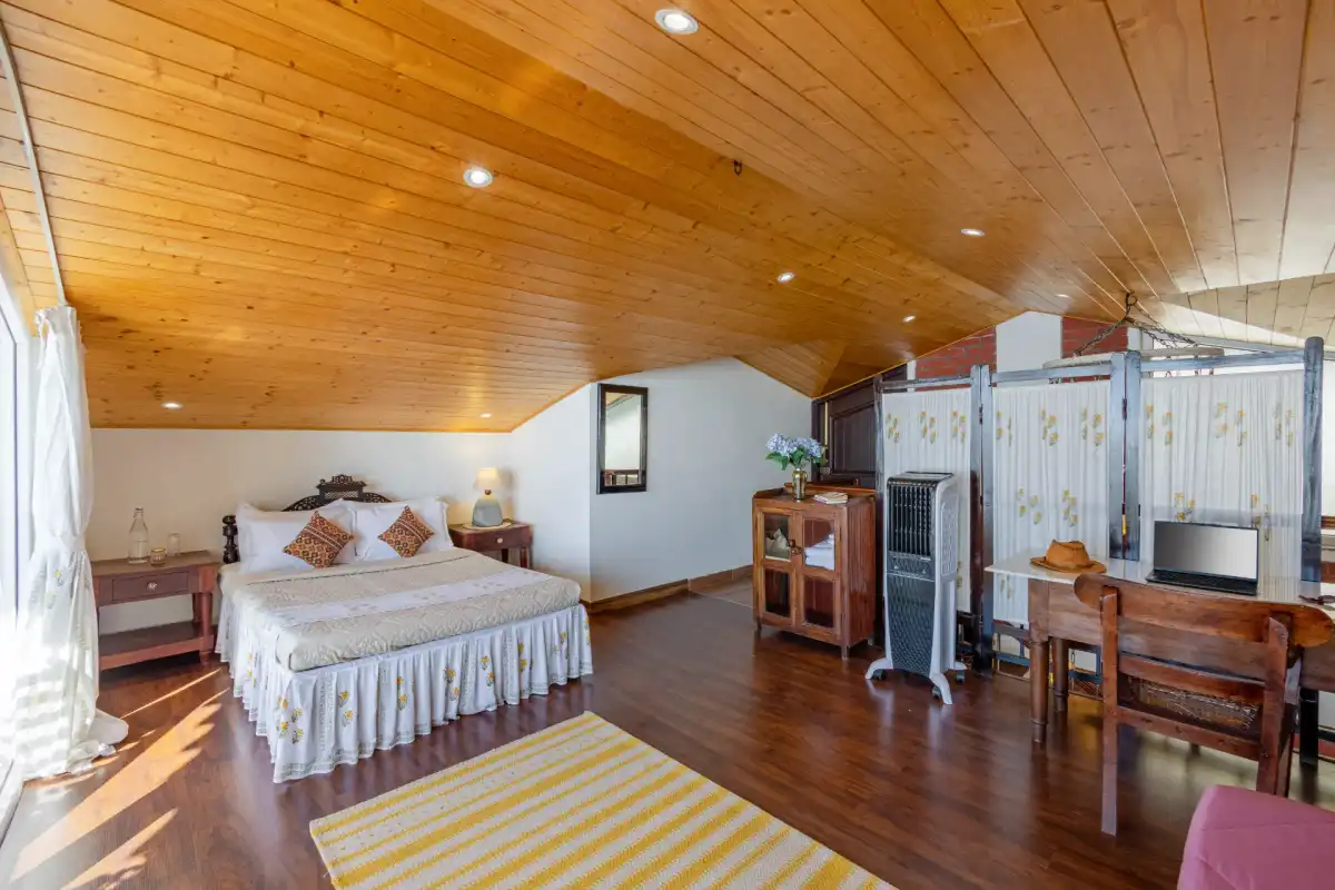 Cliff Side Villa, Kasauli