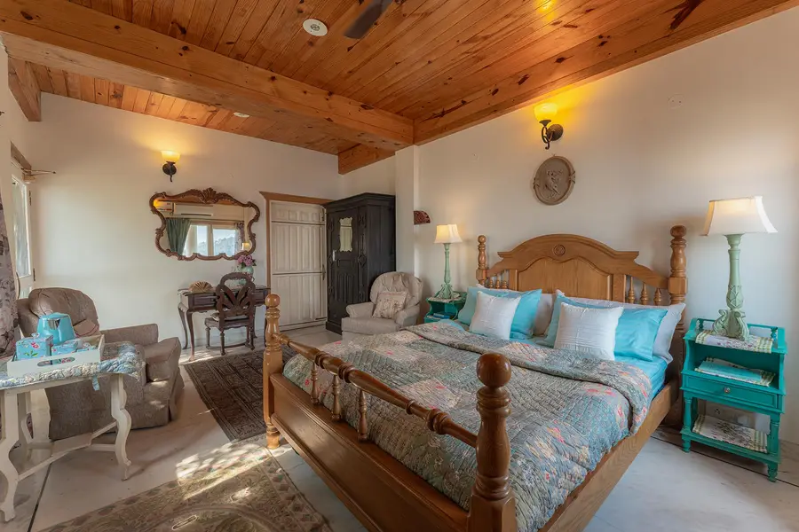 Cobble @ Stonehaven W/ Outdoor Heated Pool, Kasauli