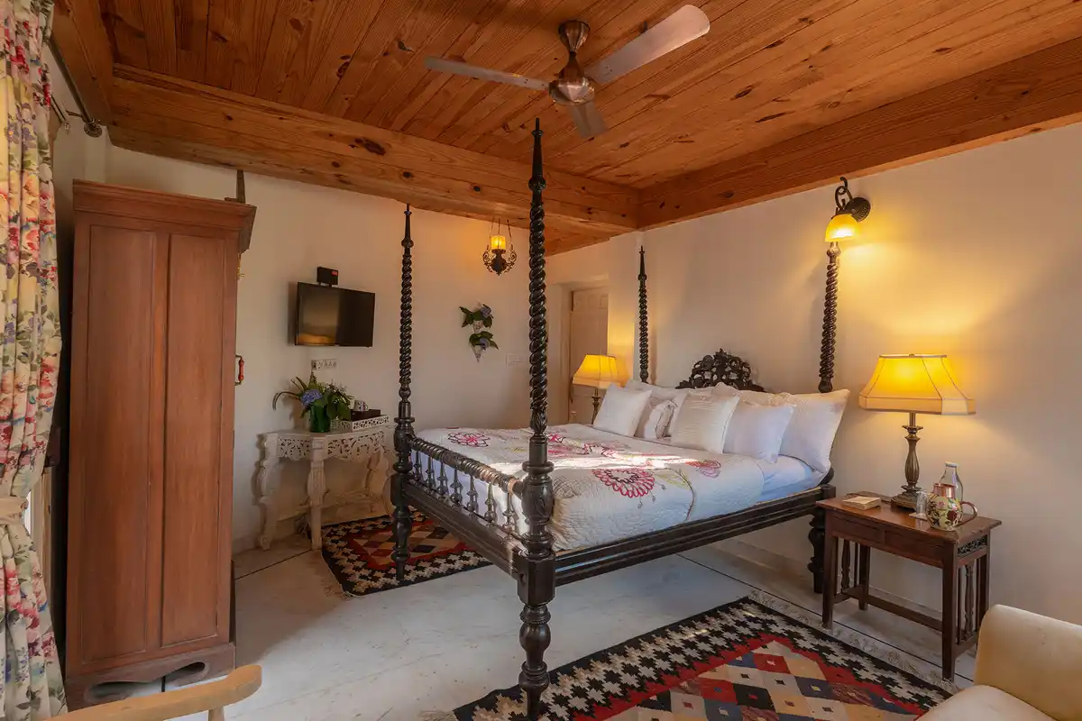 Cobble @ Stonehaven W/ Outdoor Heated Pool, Kasauli